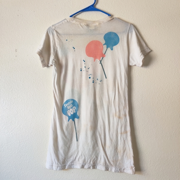 Junk food how many licks graphic tee - Picture 6 of 6